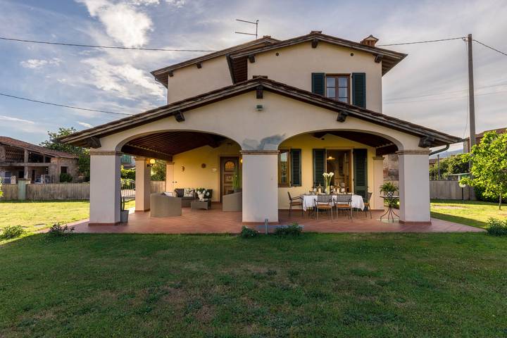 Villa voor 6 personen, met Tuin in Lucca