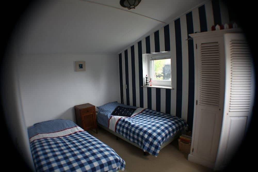 Ferienhaus direkt am Wasser, 7 Personen, 3 Schlafzimmer in Kortgene, Niederländische Nordsee