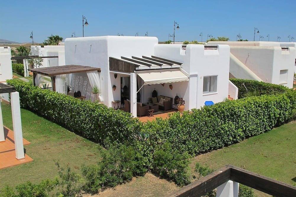 Golf villa in safe and quiet area suitable for children in Condado de Alhama, Alhama de Murcia