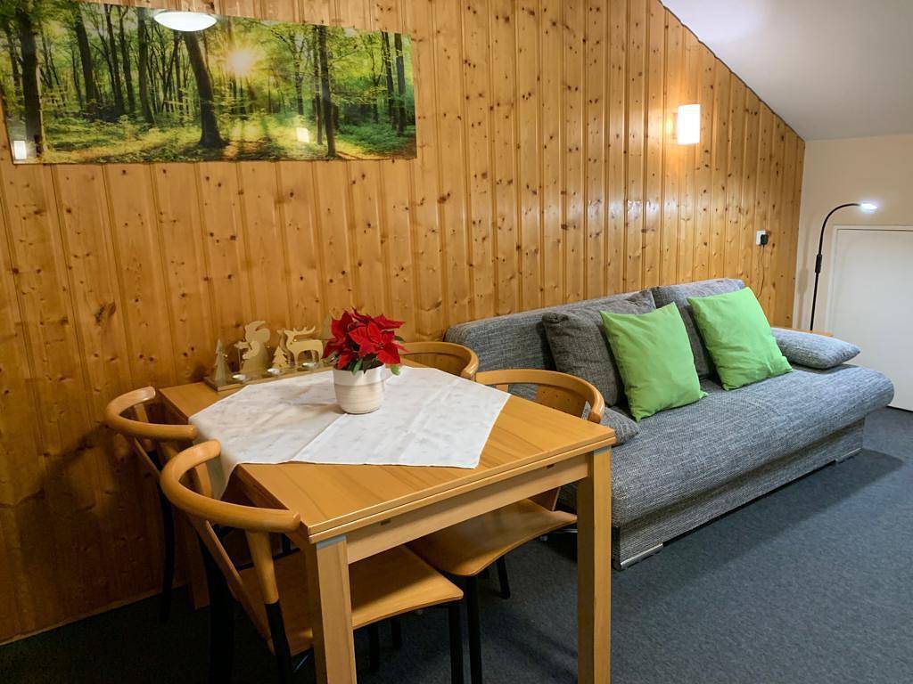 Ganze Ferienwohnung, Ferienwohnung „Waldbaden“ im Haus Falkenberg in Tiefenbach (Oberstdorf), Oberstdorf