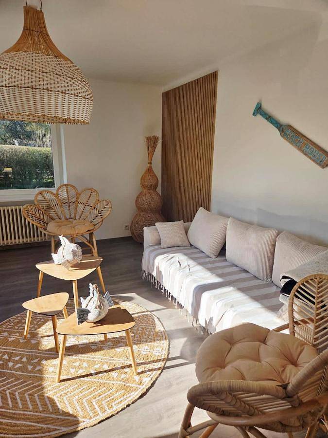 Location de vacances pour 8 personnes, avec jardin dans Lachapelle-sous-Rougemont