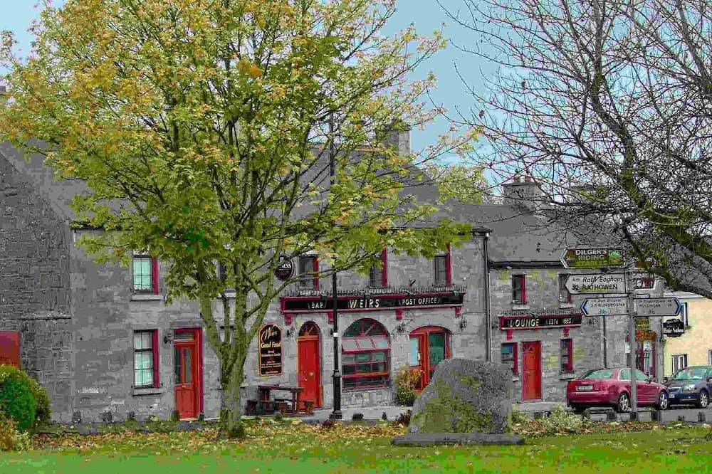 Delightful village retreat in the heart of Multyfarnham - 1 hour from Dublin in Mullingar, County Westmeath