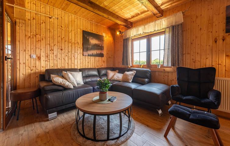 Encantador apartamento de 150 m² con piscina, terraza y a 200 m del río Novčica in Gospić, Condado de Lika-Senj