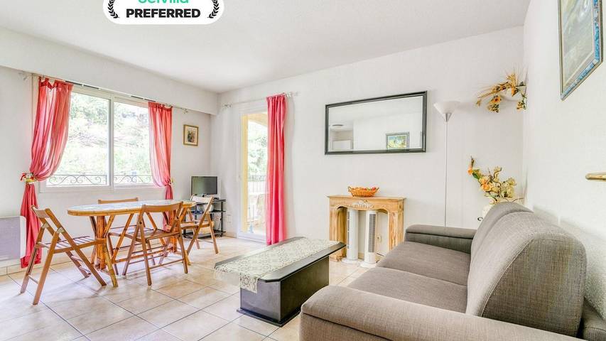 Feriehus for 4 personer, med terrasse og badebasseng i Mougins