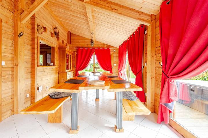 Chalet 'Domaine Le Trou Du Charme' with Private Terrace, Private Garden and Wi-Fi in Bournonville, Boulogne-sur-Mer region