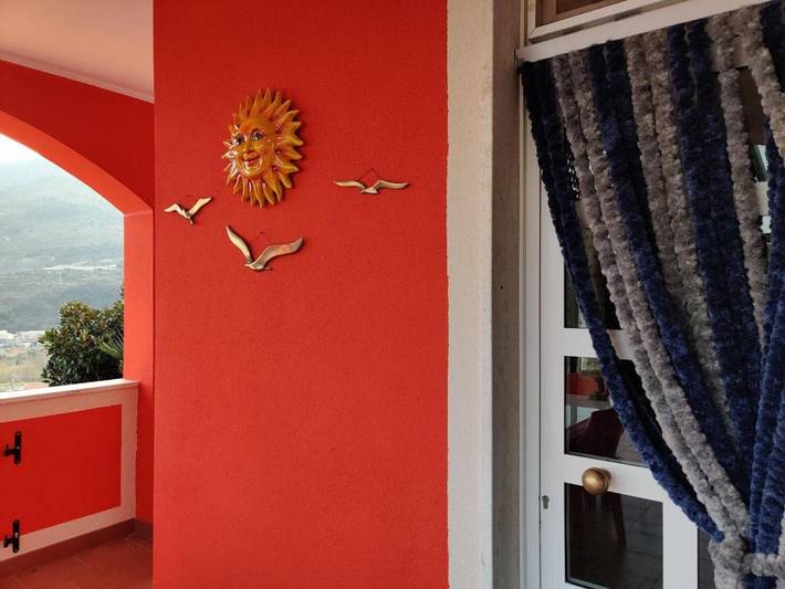 Appartamento per 5 persone, con Balcone e Terrazza nonché Giardino e Piscina a Toirano