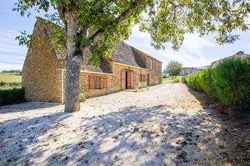 Gîte pour 3 personnes, avec jardin à Marcillac-Saint-Quentin