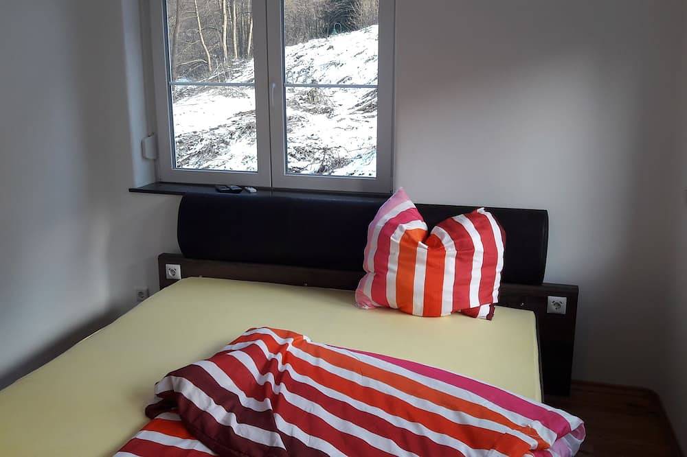Ferienhaus Quellenhain mit 5 Schlafzimmern, 2 Badezimmer,  3 Terrassen, Garten in Reichshof, Oberbergischer Kreis