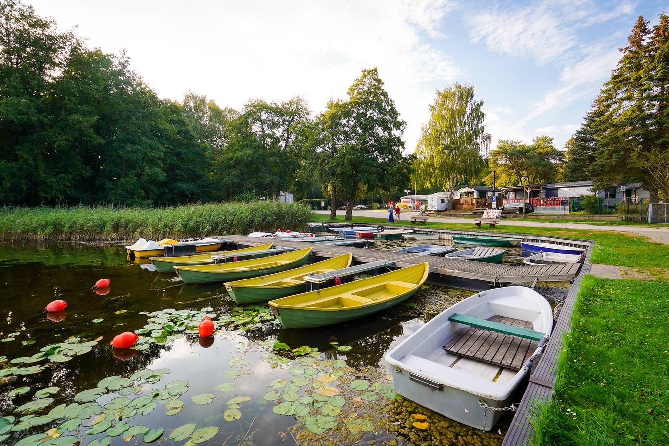 Ferienhaus mit eigenem Boot & 2 Fahrrädern – 100 m zum See | An den Sieben Seen in Garden (Lohmen), Lohmen
