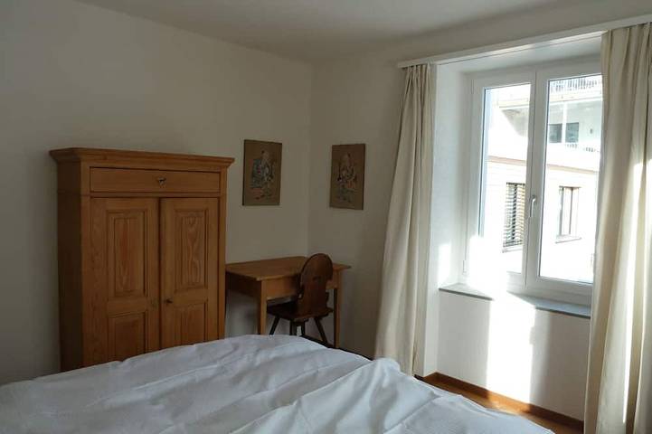 Ganze Wohnung, Gepflegt und gemütlich - zentral und ruhig - Davoser Haus mit Balkon in Davos Platz 1, Davos