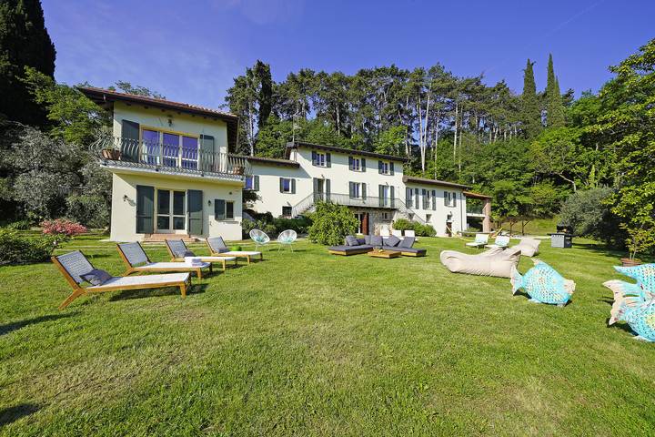 Villa für 18 Personen, mit Terrasse und Seeblick sowie Garten, mit Haustier in Salò - 2