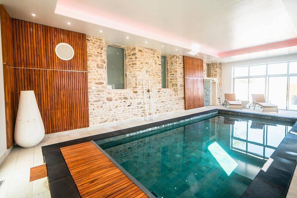 Casa de lujo con piscina interior y jardín en Normandía in Grosville, Côte de la Déroute