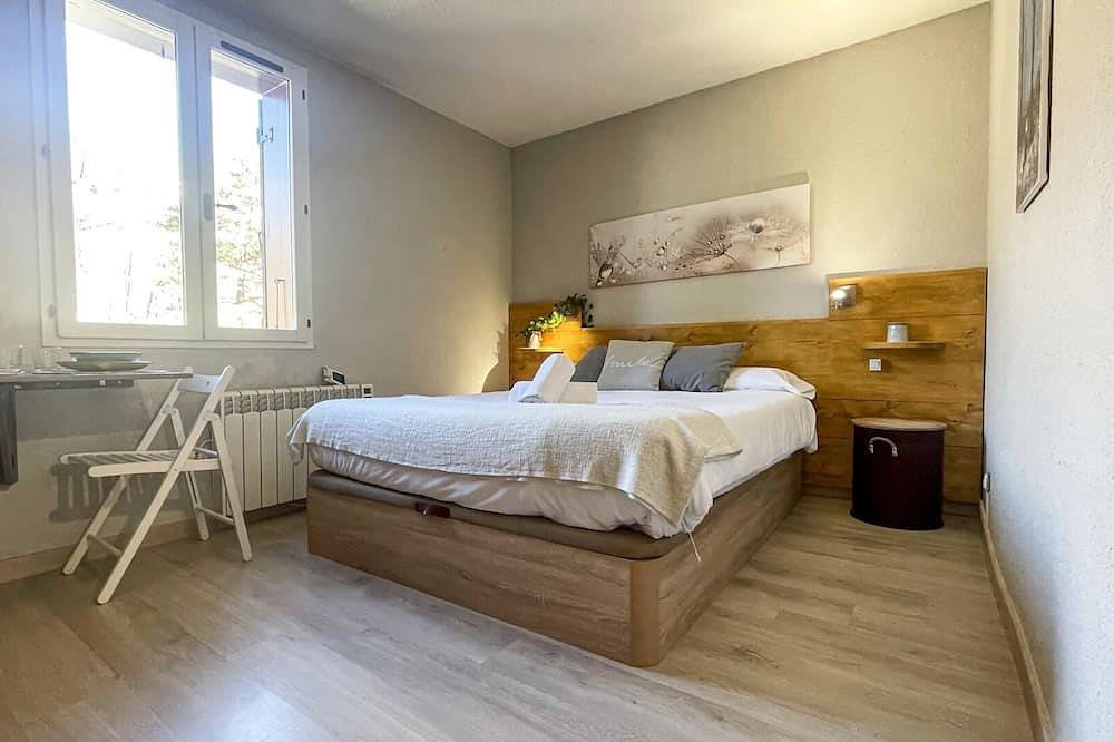 Entire apartment, Ideal flat for couples in Enveitg in Enveitg, Prades region