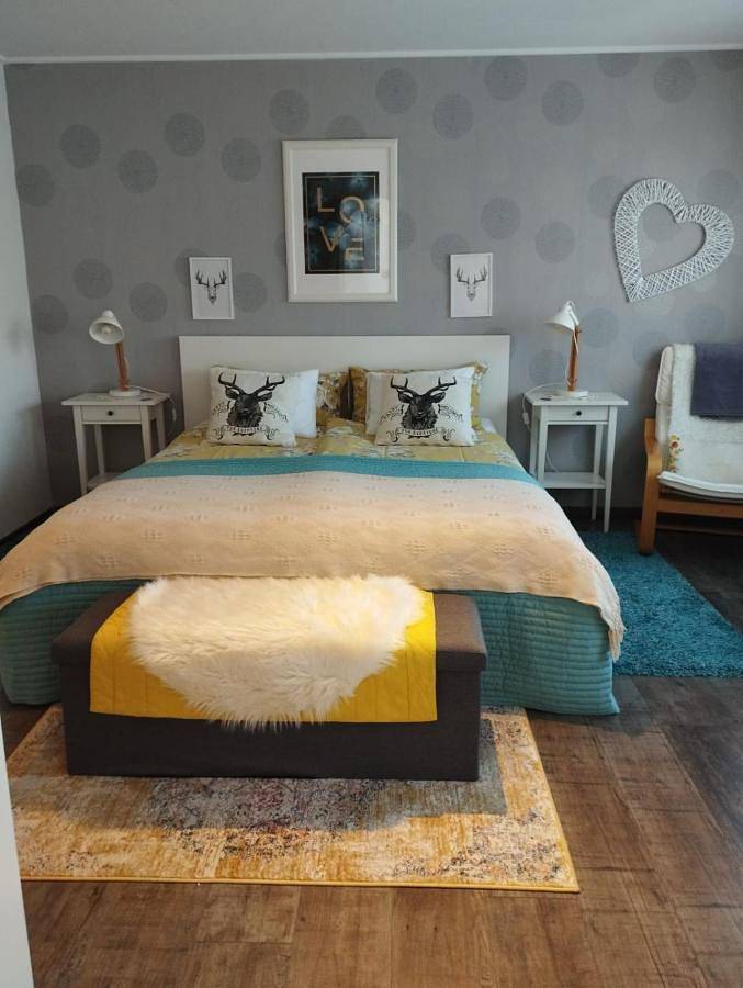 Ferienwohnung für 2 Personen, mit Terrasse und Garten sowie Ausblick