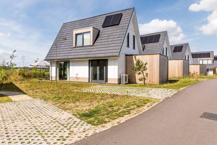 Vakantiehuis voor 6 personen, with Balkon/Terras and Terras as well as Sauna in Someren