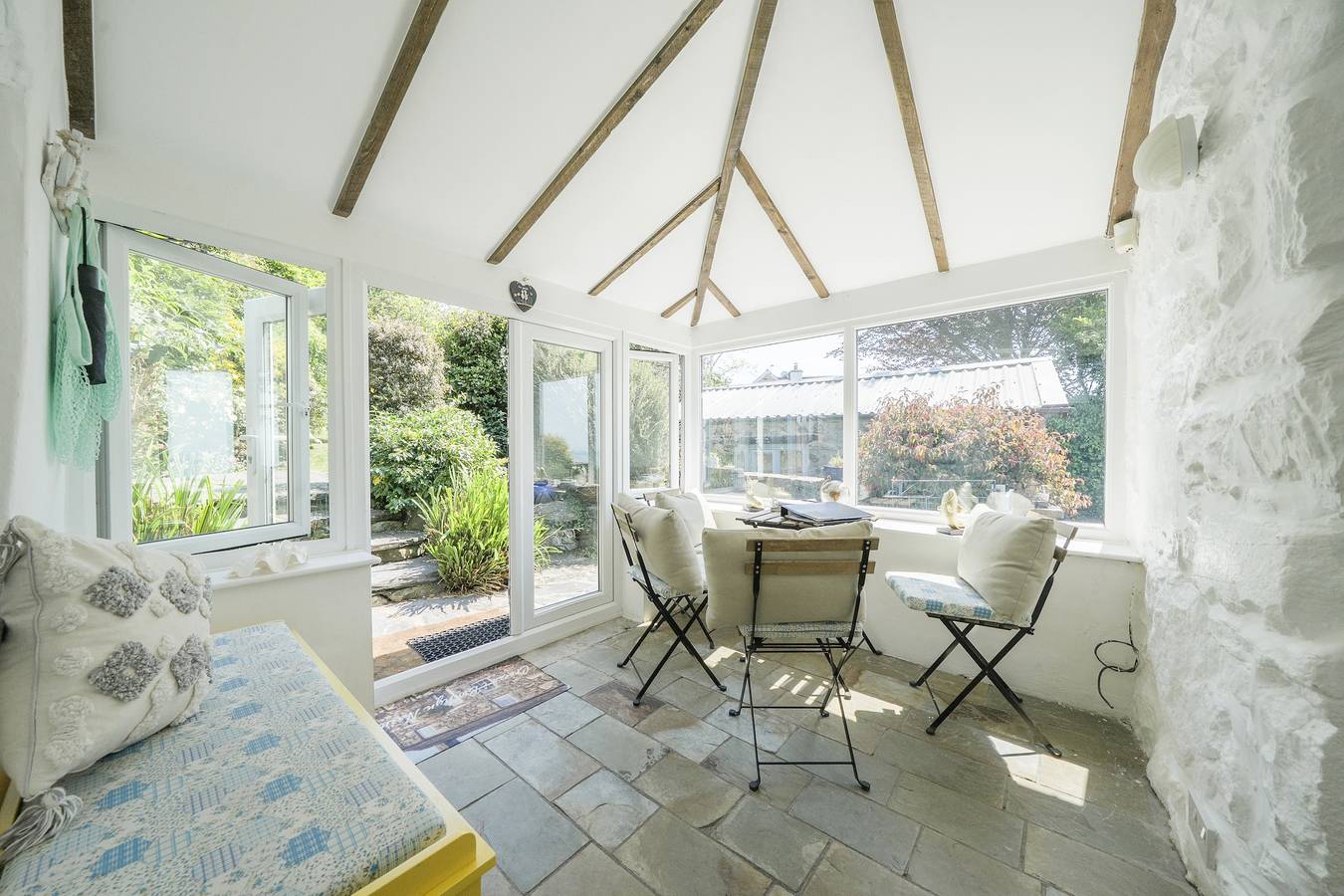 Sea view cottage , walk to beach , dog friendly in Snowdonia