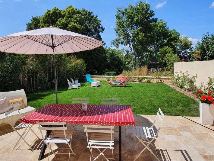 Gîte pour 10 personnes, avec terrasse dans Asnières-sous-Bois