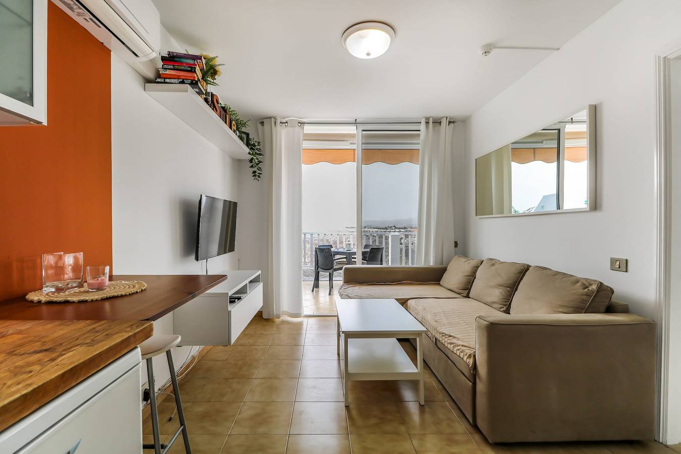 Appartamento intero, Bright Amadores Seaview Apartment in Playa de Amadores, Mogán