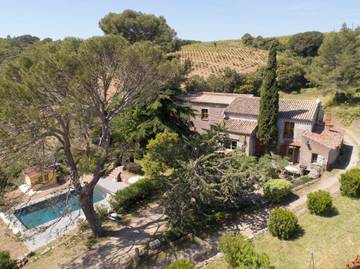 Gîte pour 6 personnes, avec jardin ainsi que piscine et jacuzzi à Cabrerolles