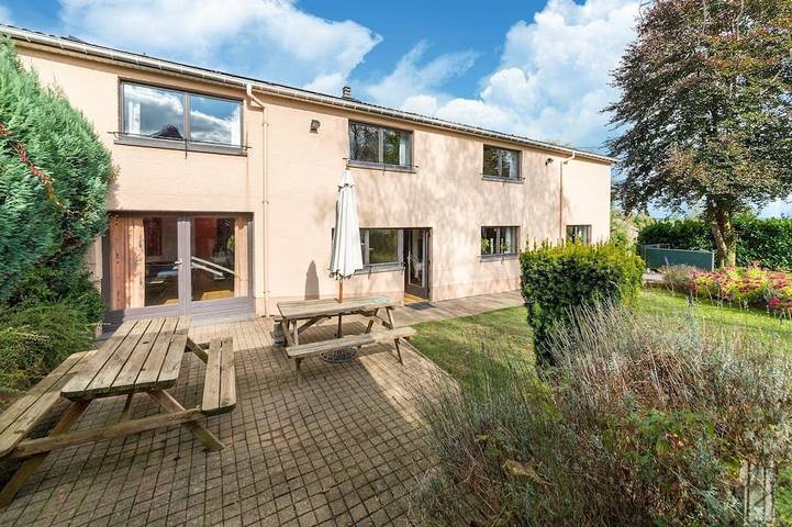 Location de vacances pour 18 personnes, avec jardin et terrasse dans Montleban