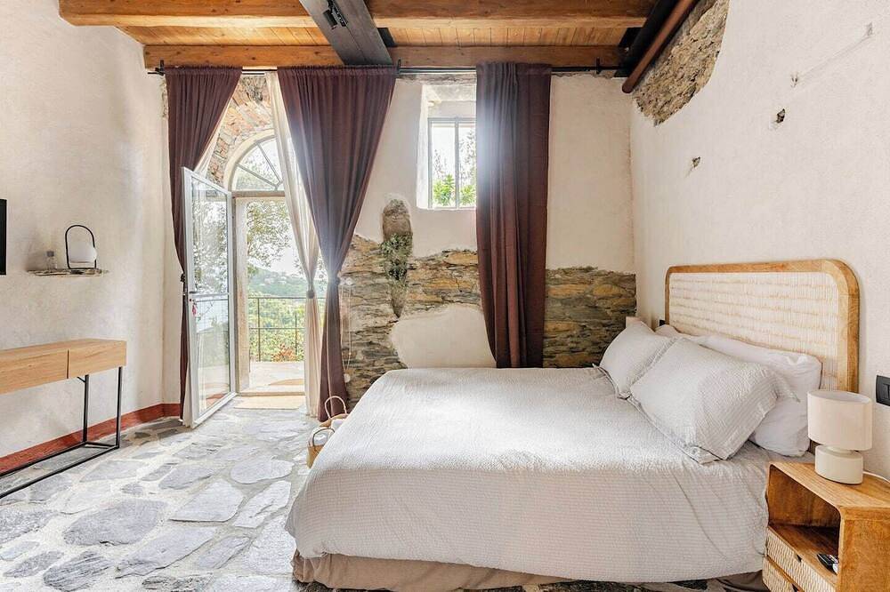 Casa Sarvaega accogliente camere rustiche immerse nella natura, vista mare in Cogorno, Riviera di Levante