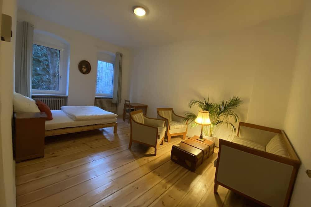 Ganze Wohnung, Private apartment in Berlin's most central district next to the river Spree in Moabit Berlin, Berlin