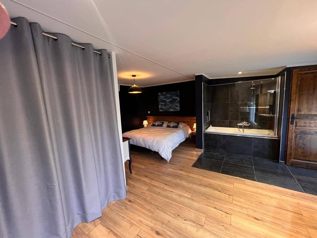 Suite parentale avec un petit salon in Homps, Région de Narbonne