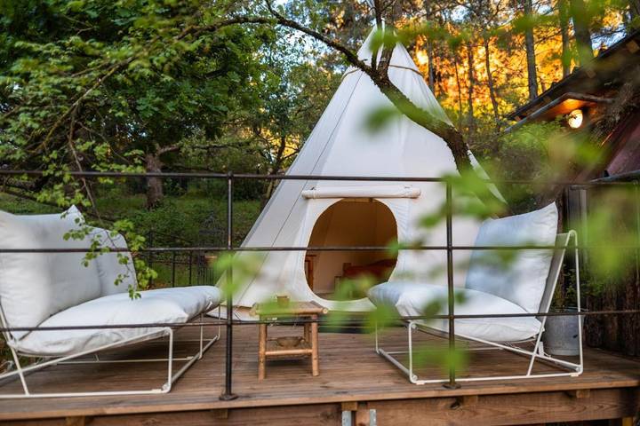 Tente pour 4 personnes, avec vue ainsi que jardin et terrasse dans le Vaucluse