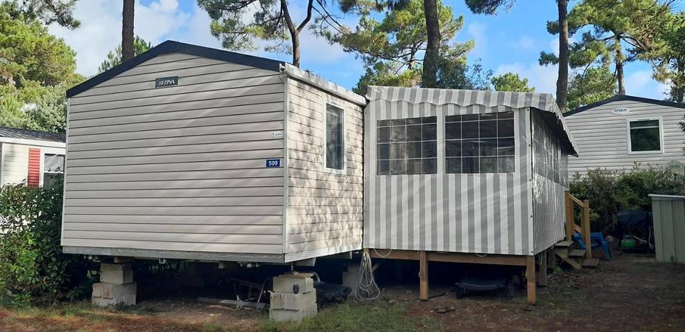 Vakantiewoning voor 8 personen, with Balkon and Terras as well as Tuin and Zwembad in Les Mathes