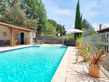 Gîte pour 4 personnes, avec piscine ainsi que vue et jardin à Eus