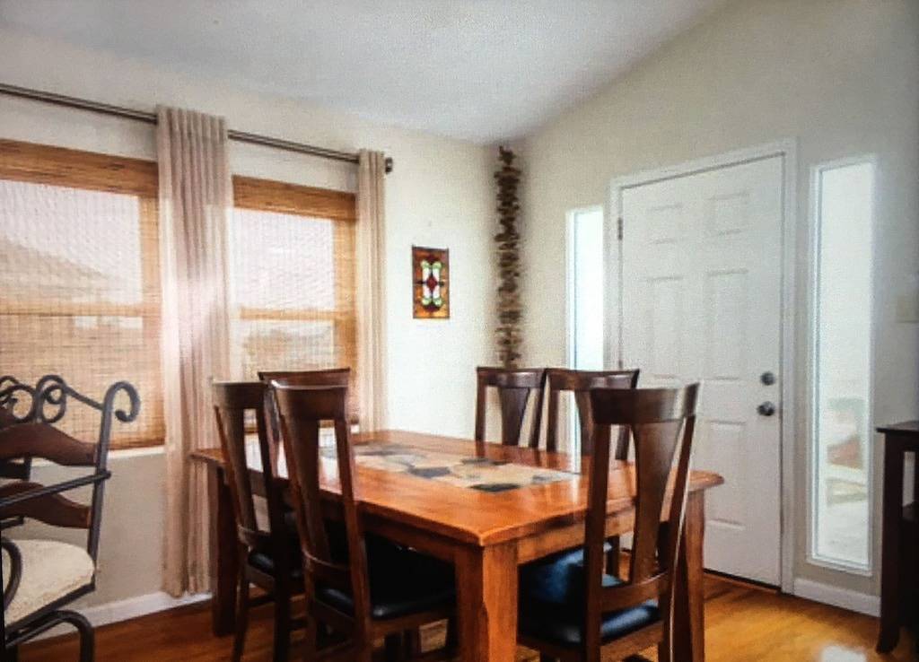 Nur wenige Schritte vom Strand entfernt und tierfreundlich! Beobachten Sie die Wellen vom großen Deck! in Galveston Island, Galveston