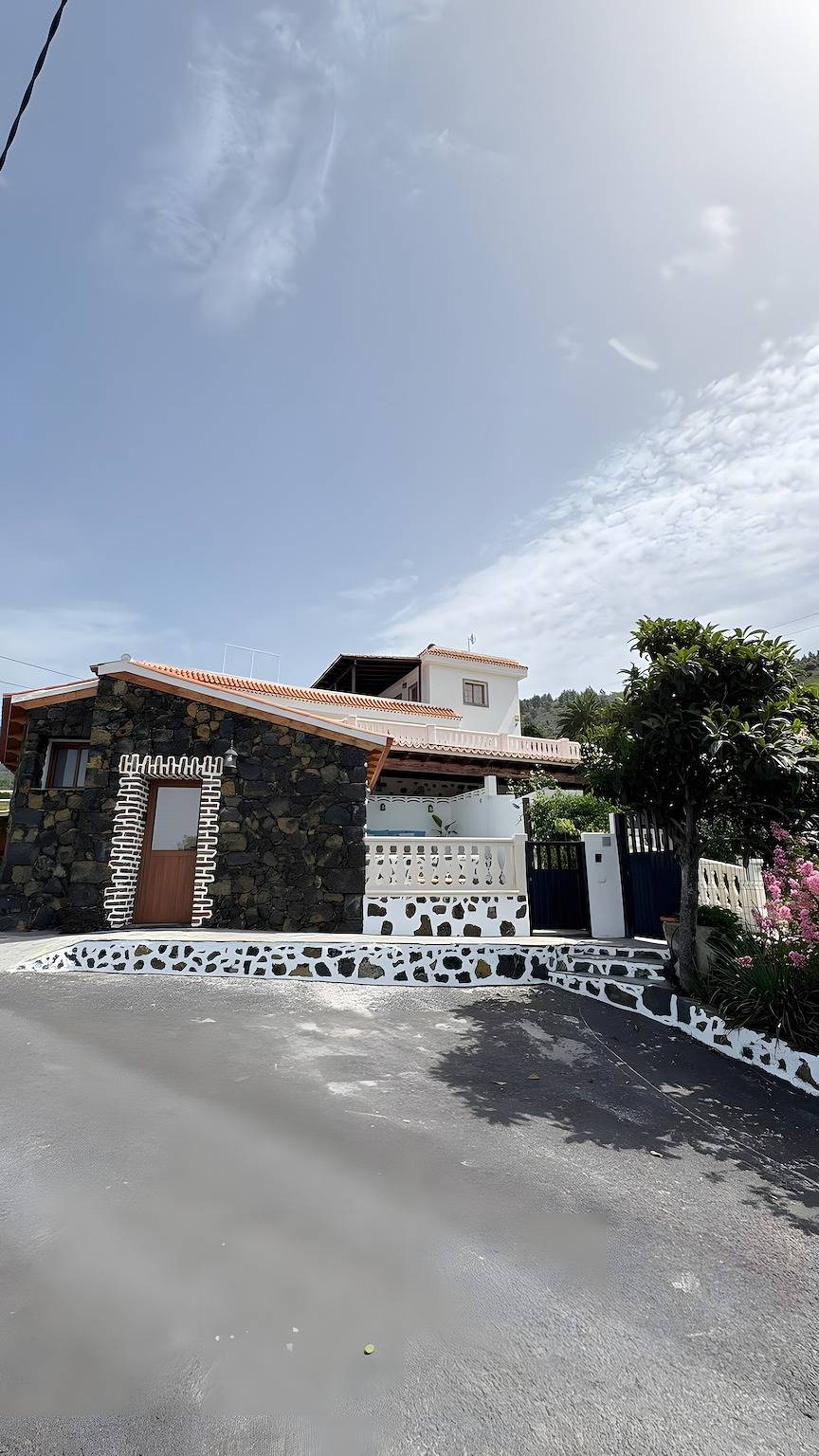 Vakantiehuis 'Lagar De Elba' met zeezicht, privézwembad en wifi in Las Manchas, Los Llanos de Aridane