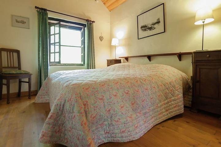 Gîte pour 2 personnes, avec terrasse ainsi que piscine et jardin dans Les Eyzies - 4