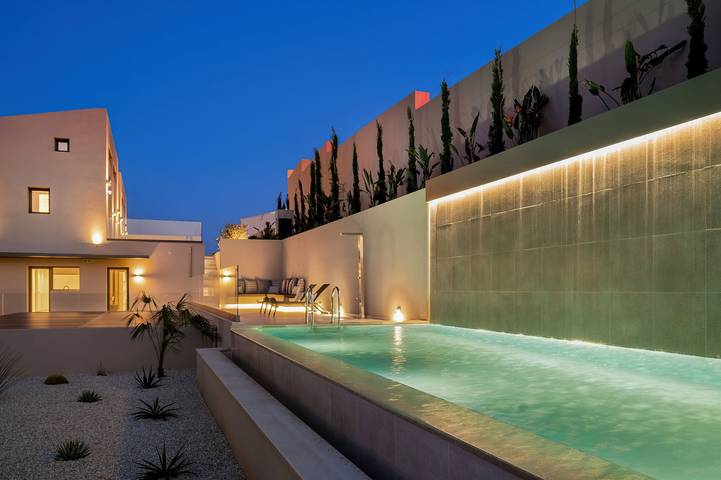 Ferienhaus für 10 Personen, mit Balkon und Terrasse sowie Garten und Pool