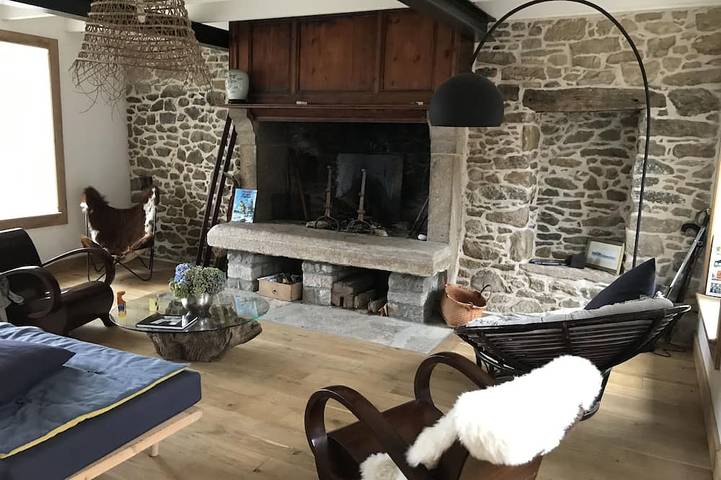 Gîte pour 18 personnes, avec jardin à Saint-Germain-des-Vaux - 2