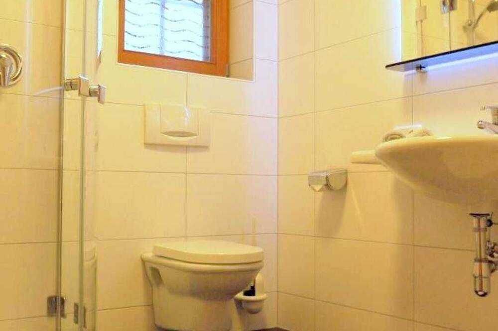 Ganze Wohnung, Ferienwohnung 3 - Balkon - Alberta's Ferienhaus in Villgratner Berge, Heinfels