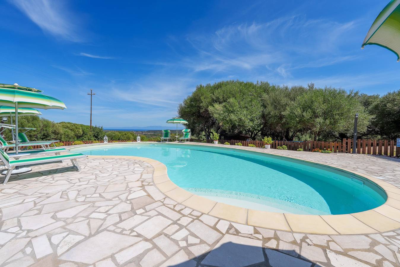 Ganze Wohnung, Ferienwohnung 'Casa Lentischio Piscina Evista Mare' mit Meerblick, Gemeinschaftspool und Wlan in Aglientu, Gallura