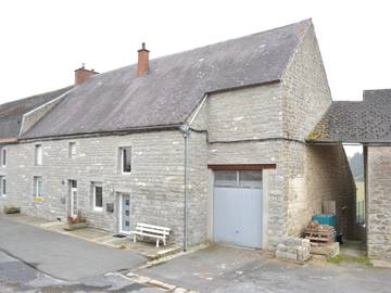 Location de vacances pour 8 personnes, avec jardin et terrasse à Couvin