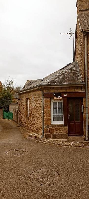 Gîte pour 3 personnes, avec terrasse à Gorron