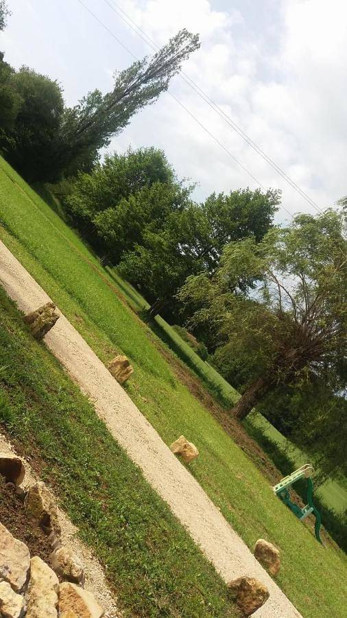 Location de vacances pour 7 personnes, avec Terrasse ainsi que Jardin et Vue à Savignac-de-Miremont