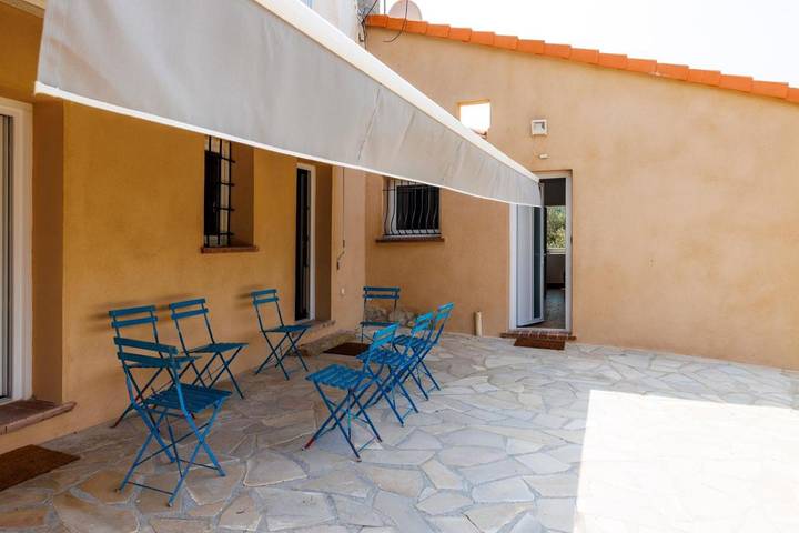 Gîte pour 6 personnes, avec jardin et terrasse à Castagniers - 3