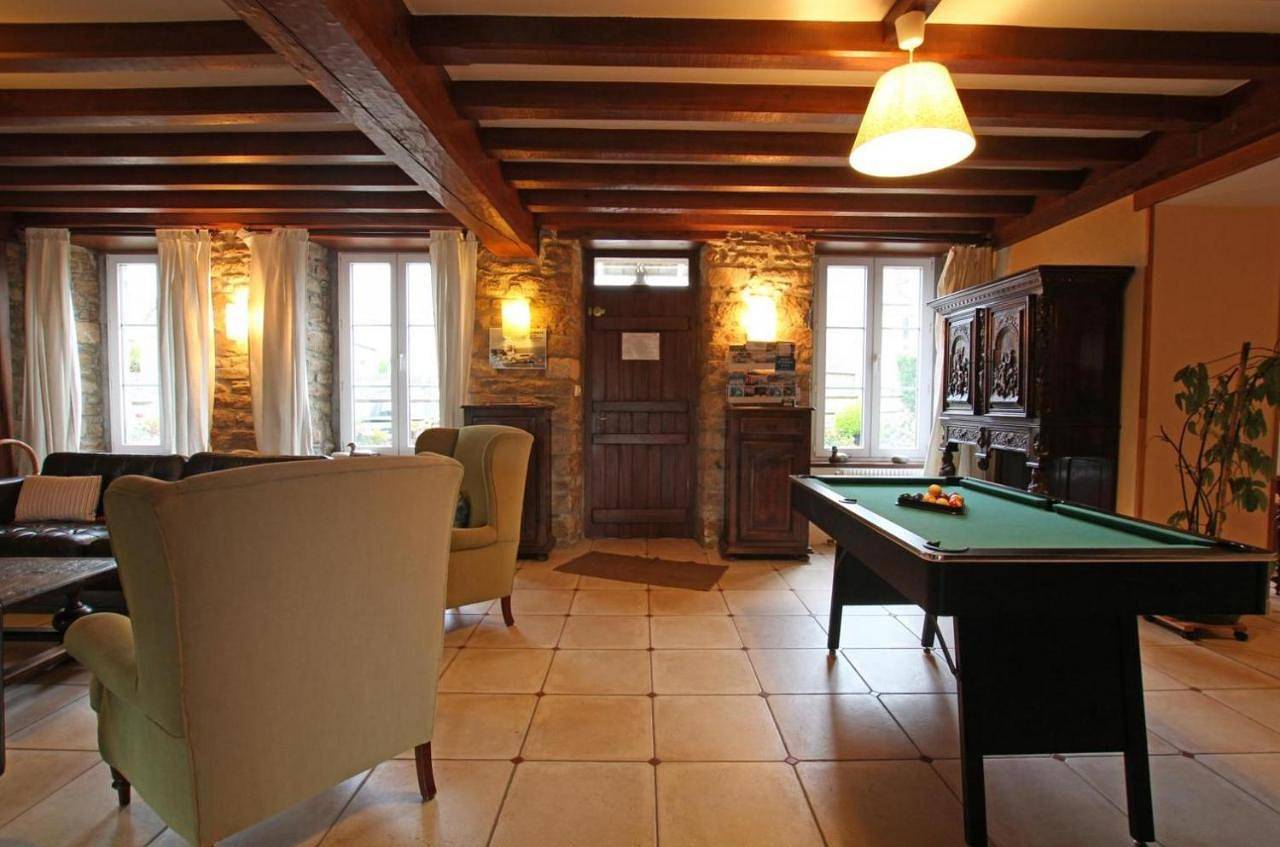 Six-Bedroom House in Omonville-la-Rogue, La Hague