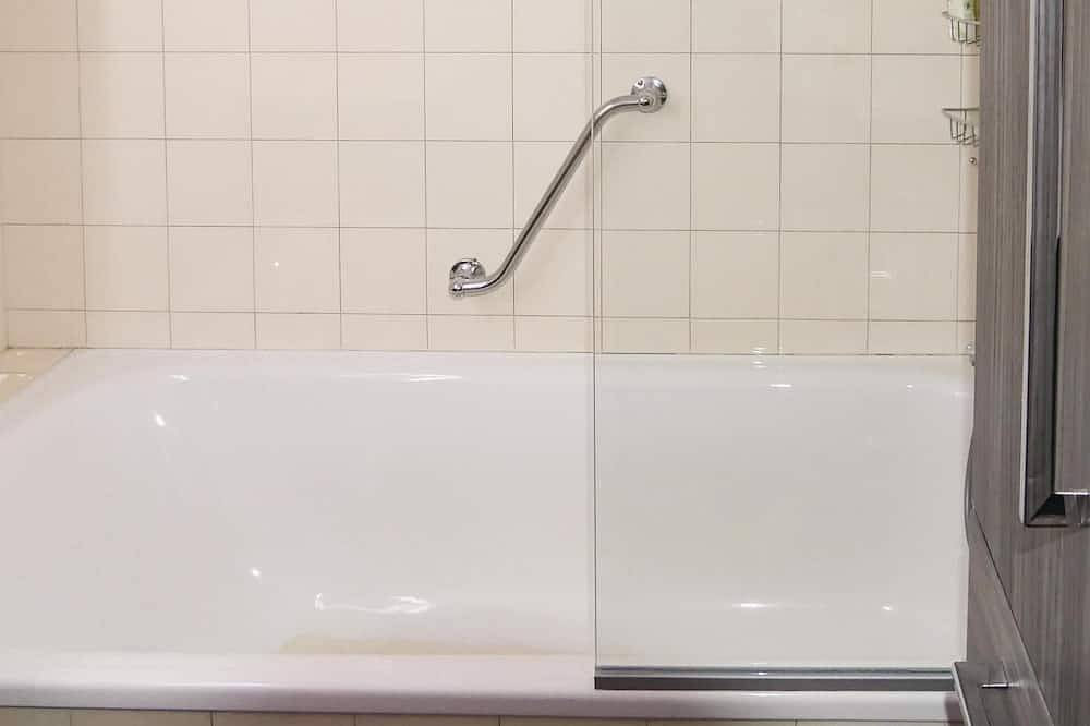 Apartamento entero, Ferienwohnung mit Seeblick in Lago Treffen am Ossiacher, Gerlitzen