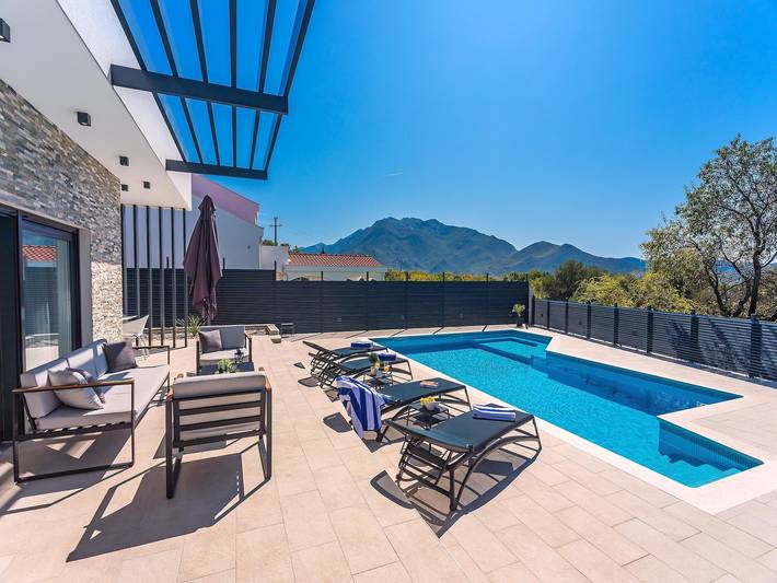 Villa für 8 Personen, mit Whirlpool und Garten sowie Pool - 1