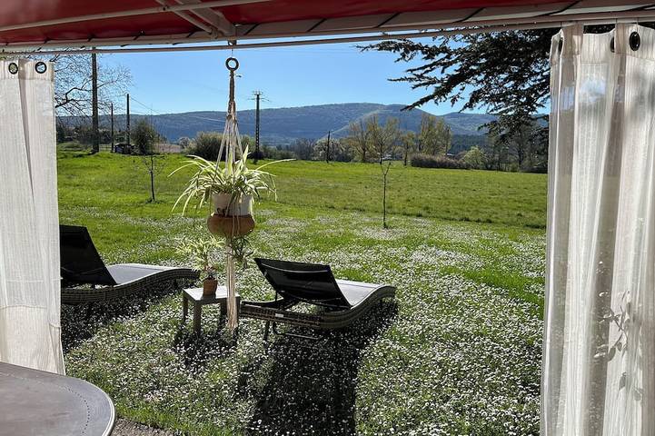 Gîte pour 2 personnes, avec Terrasse et Jardin