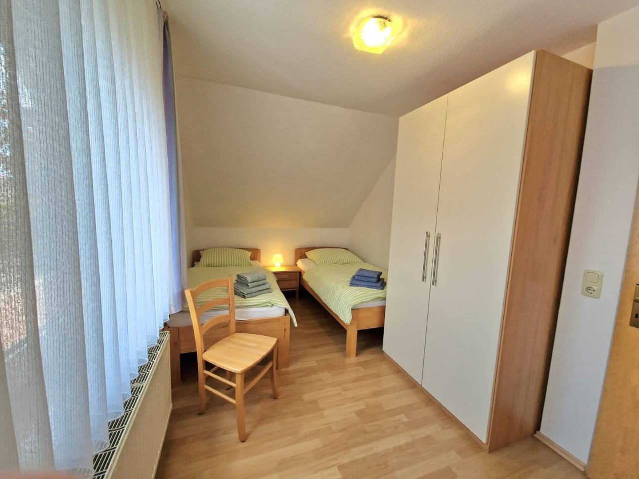 Ganze Ferienwohnung, Gästehaus Teiwes - Fw Wohnung Og - Heinrich-Tiarks-Str.15 in Horumersiel, Wangerland
