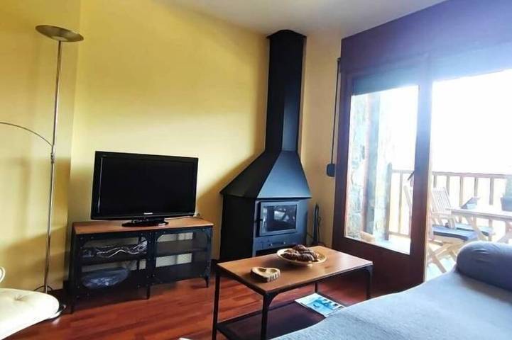 Apartamento entero, Apartamento 2 hab. Chimenea, Vistas y muy cerca de Pistas in La Molina, Alp