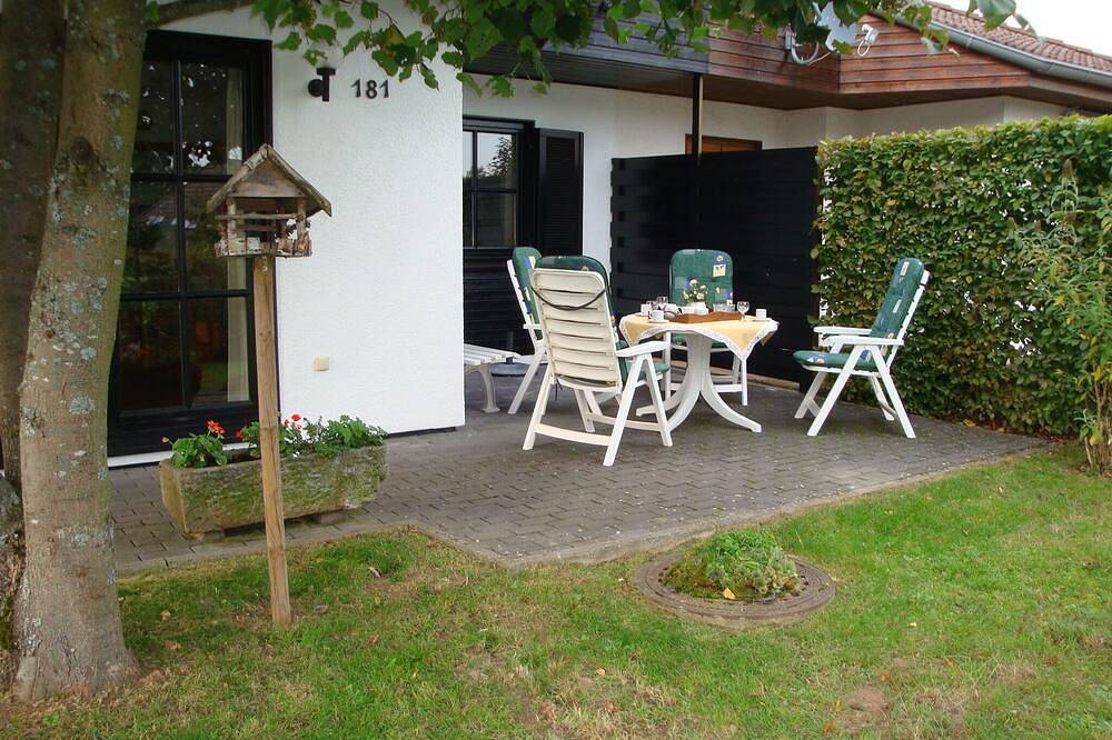Geheel appartement, Luxe vakantiehuis, 100 meter van bos, zwembad in de buurt, 4 km van Edersee in Frankenau, Waldecker Land