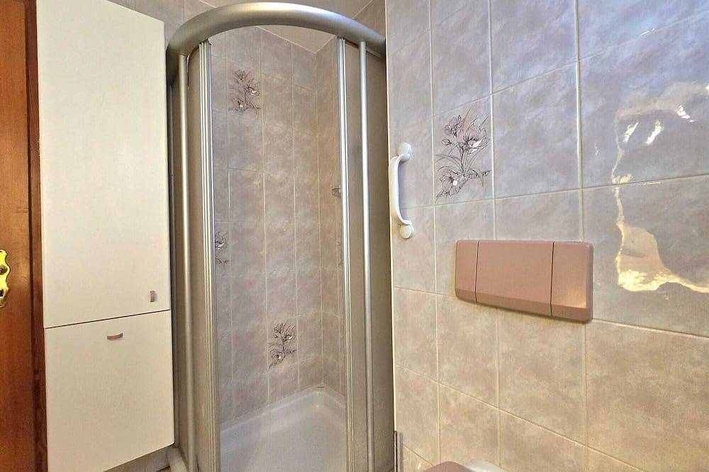 Appartement entier, Logement familial \"Tsandelanne\" Val d'Hérens. Terrasse panoramique et soleil! in Saint-Martin (VS), Alpes valaisannes