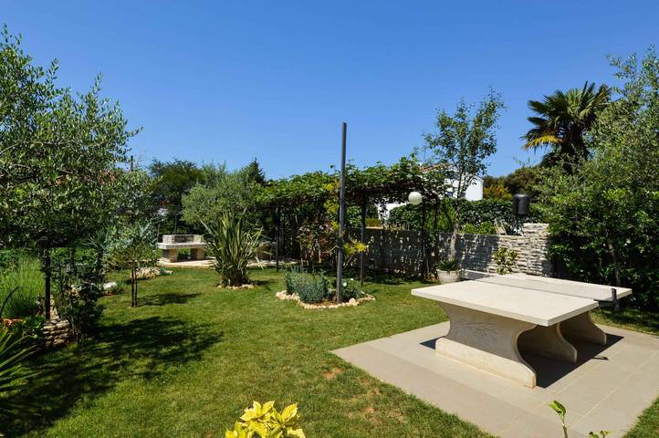 Ferienwohnung für 4 Personen, mit Garten in Pjescana Uvala - 2